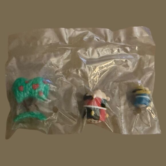 NIP Disney 100 Tsum Tsum Series 2 Queen Of Hearts & Alice Figure Sealed B21 - Picture 2 of 4